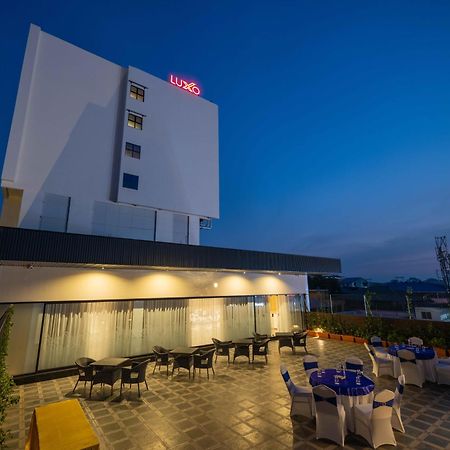 Luxo Kochi Hotel Екстериор снимка
