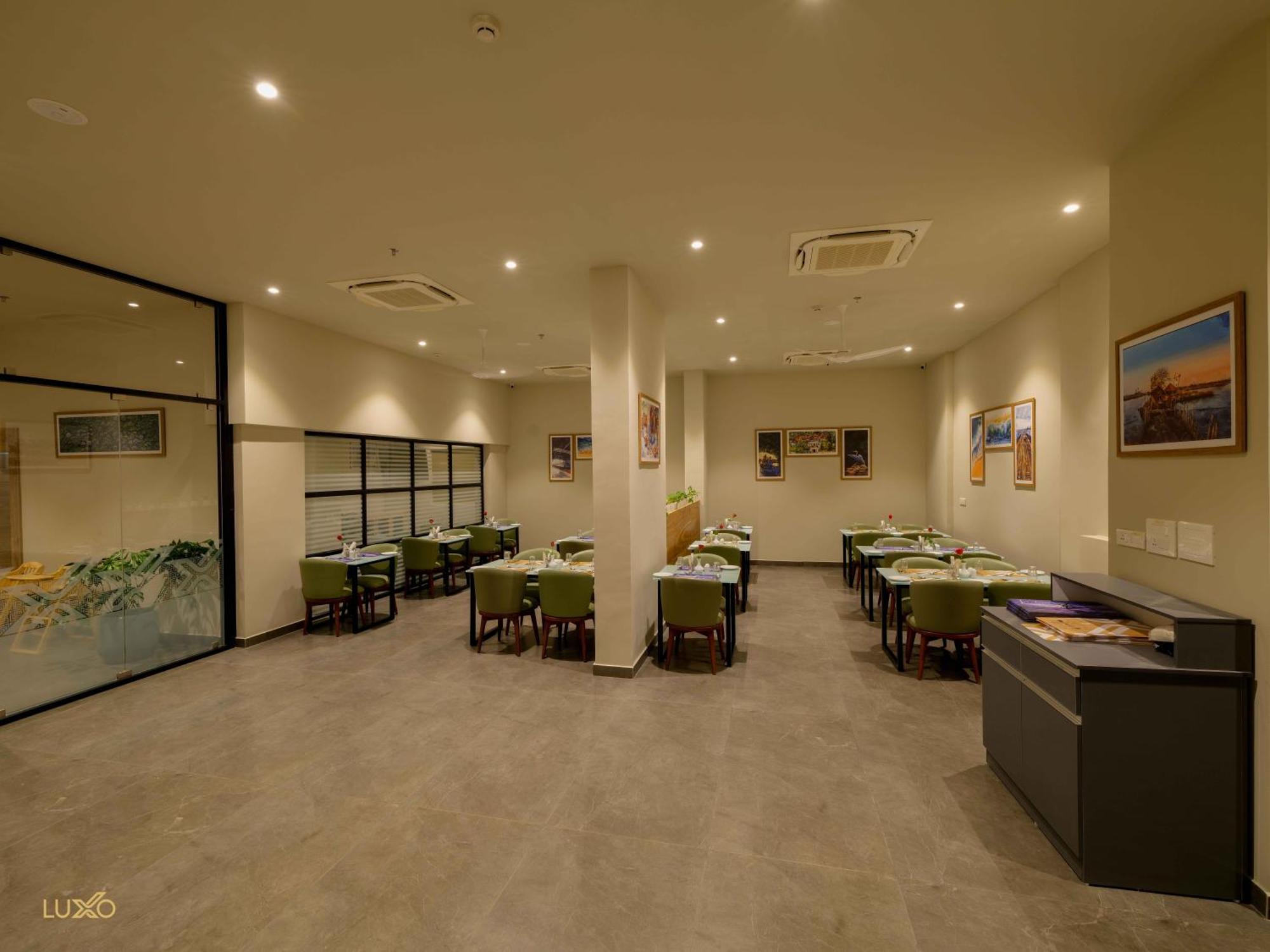Luxo Kochi Hotel Екстериор снимка