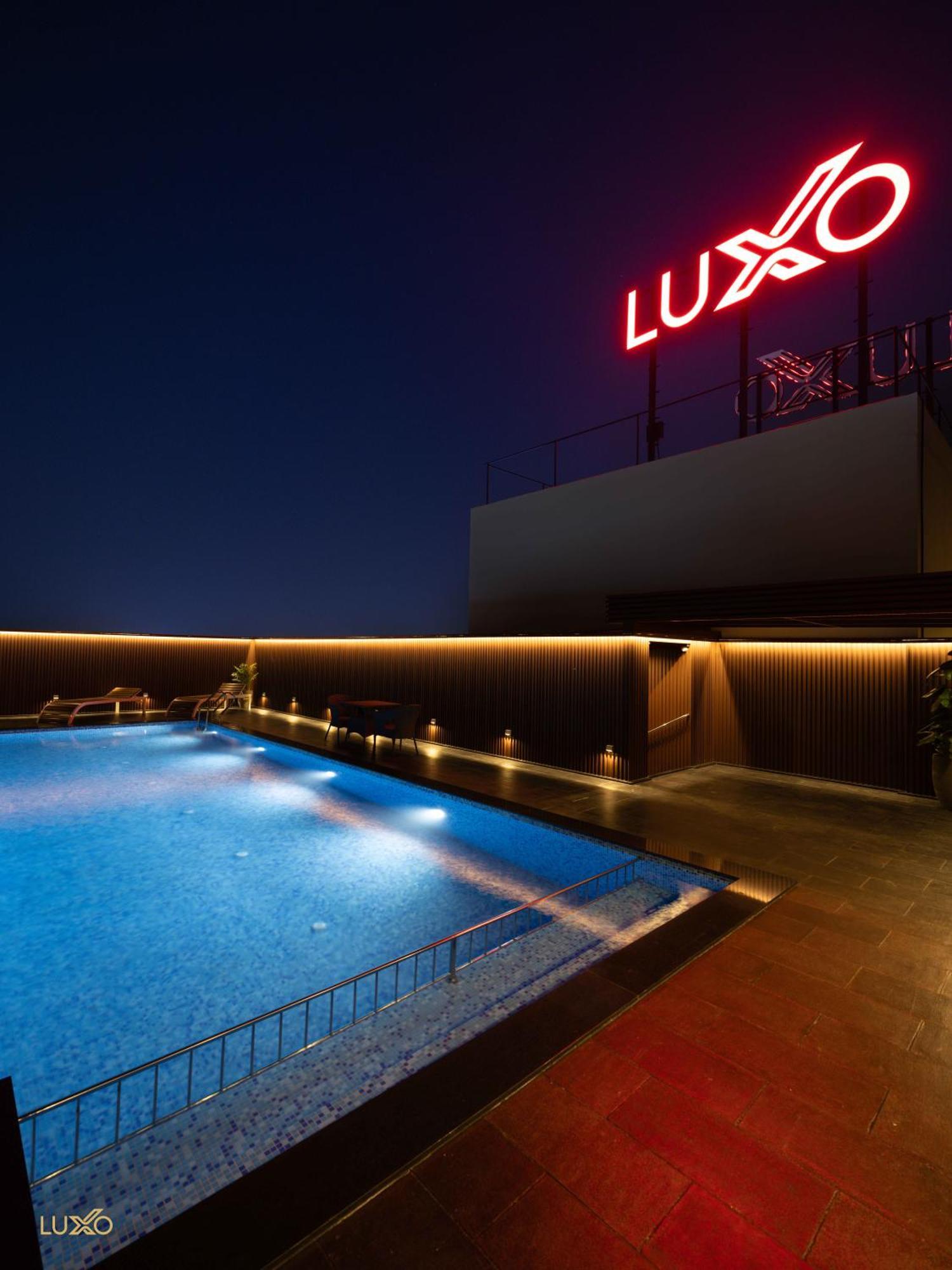 Luxo Kochi Hotel Екстериор снимка