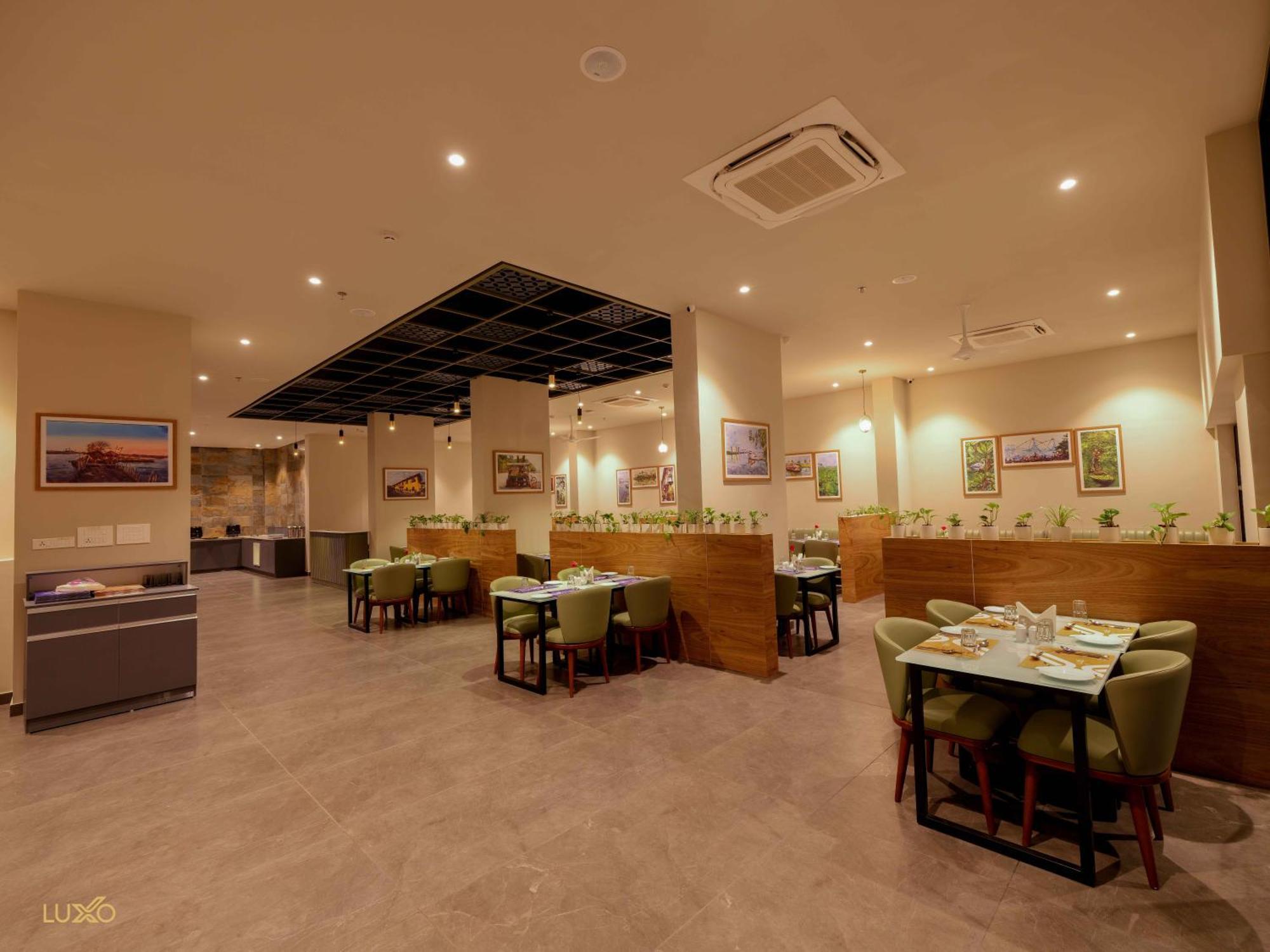Luxo Kochi Hotel Екстериор снимка