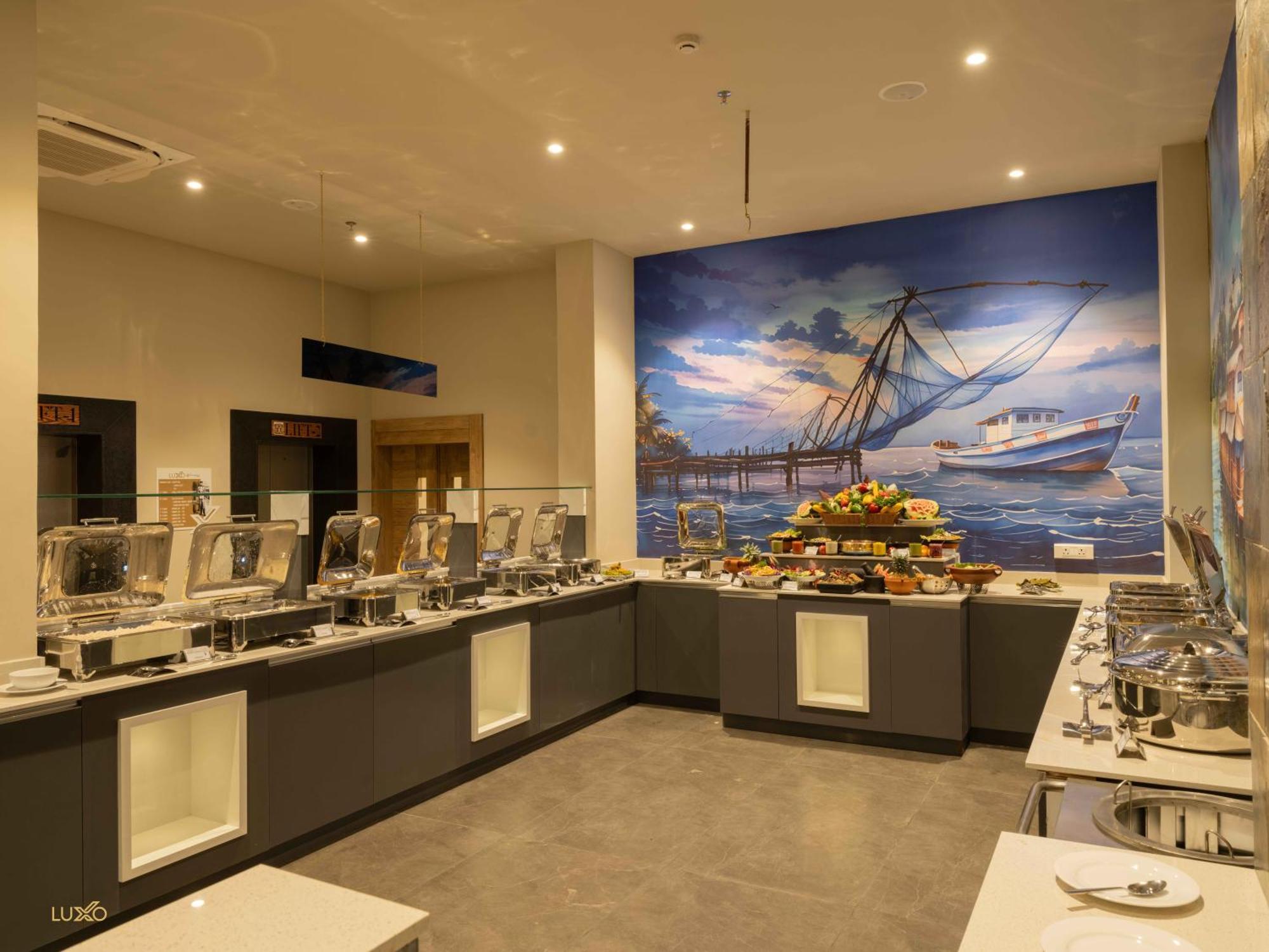 Luxo Kochi Hotel Екстериор снимка