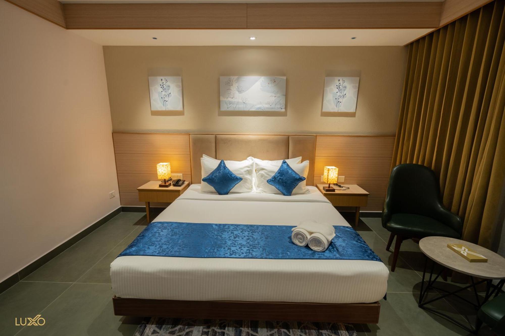 Luxo Kochi Hotel Екстериор снимка
