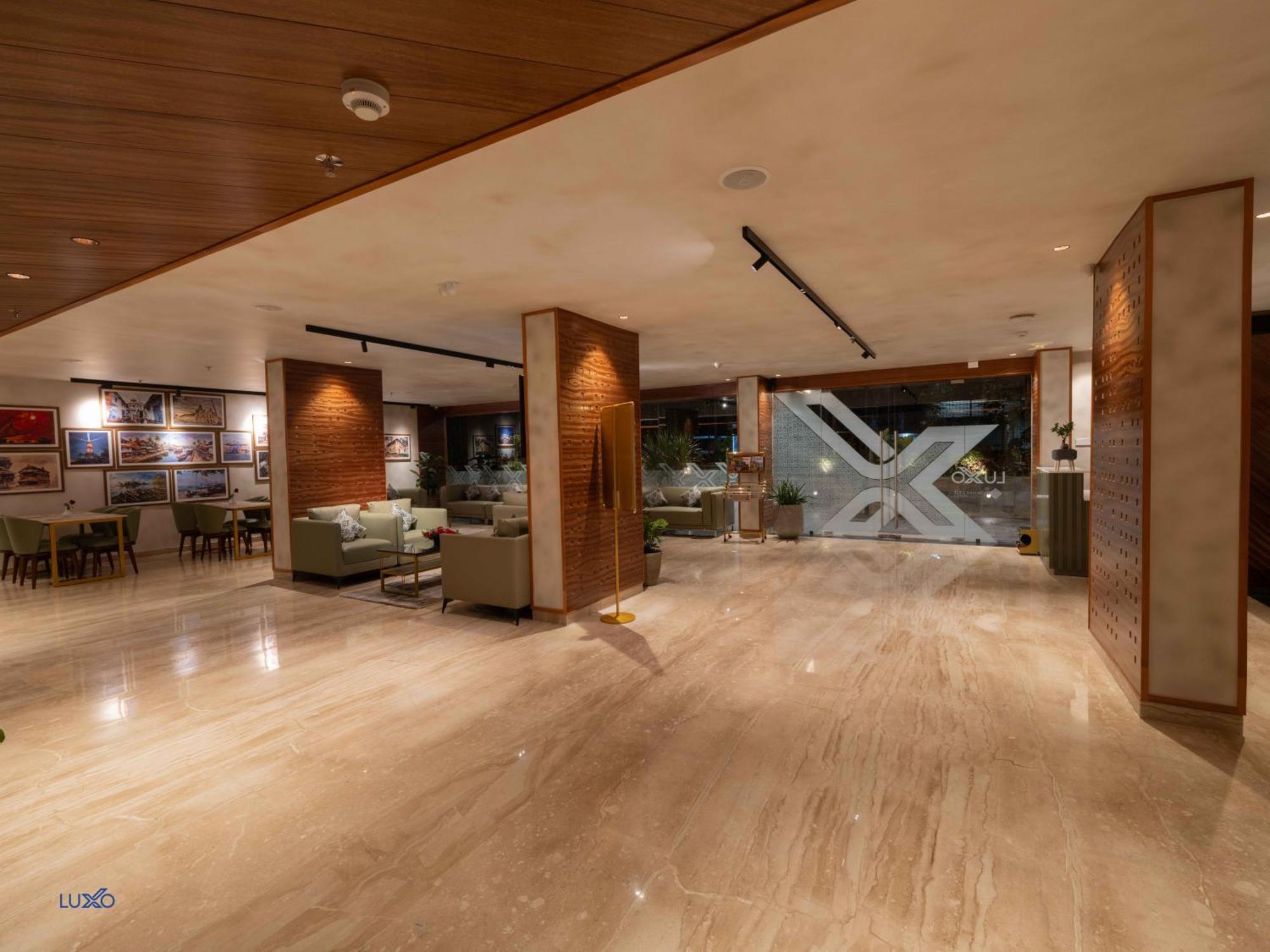 Luxo Kochi Hotel Екстериор снимка