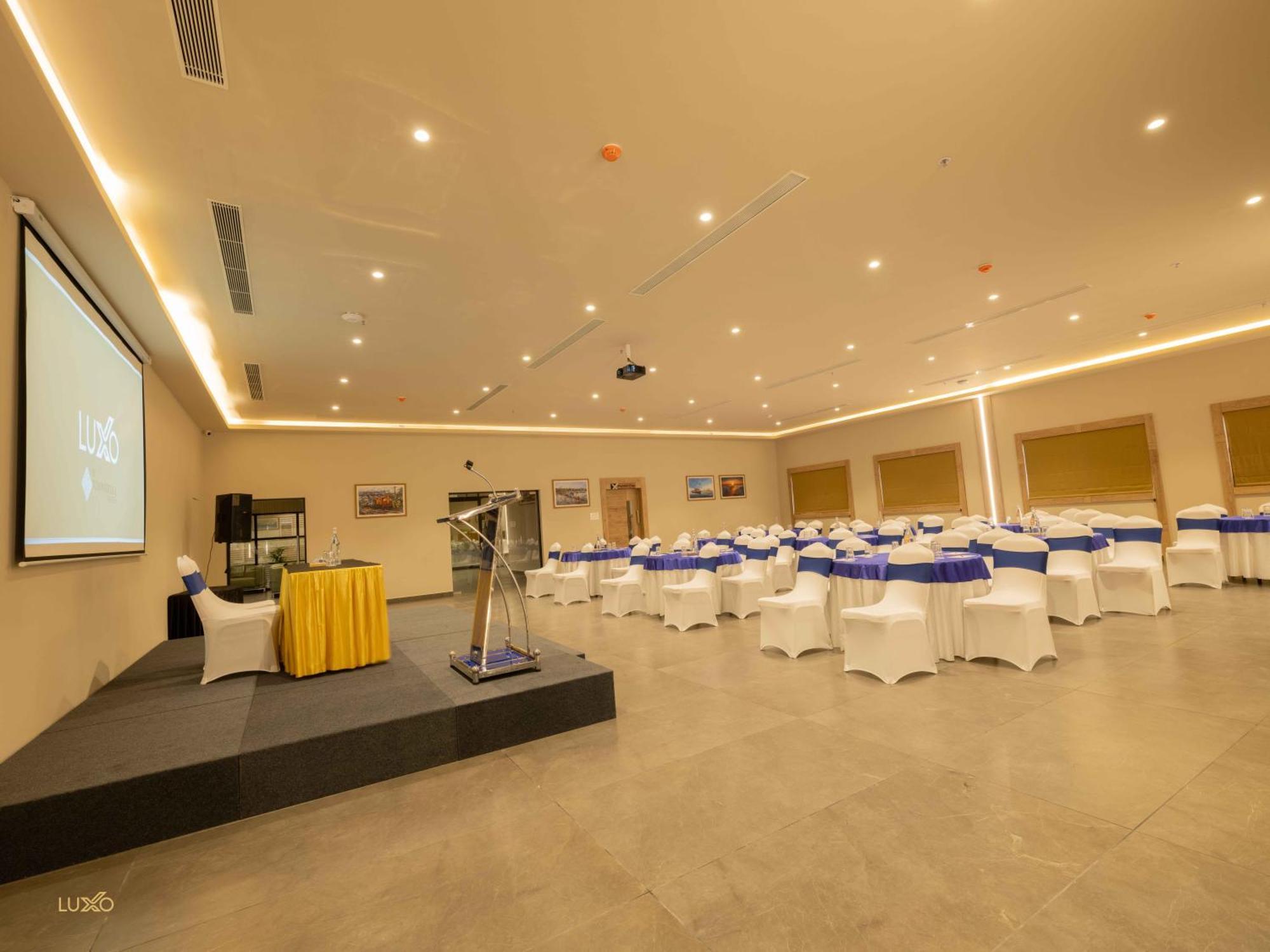 Luxo Kochi Hotel Екстериор снимка