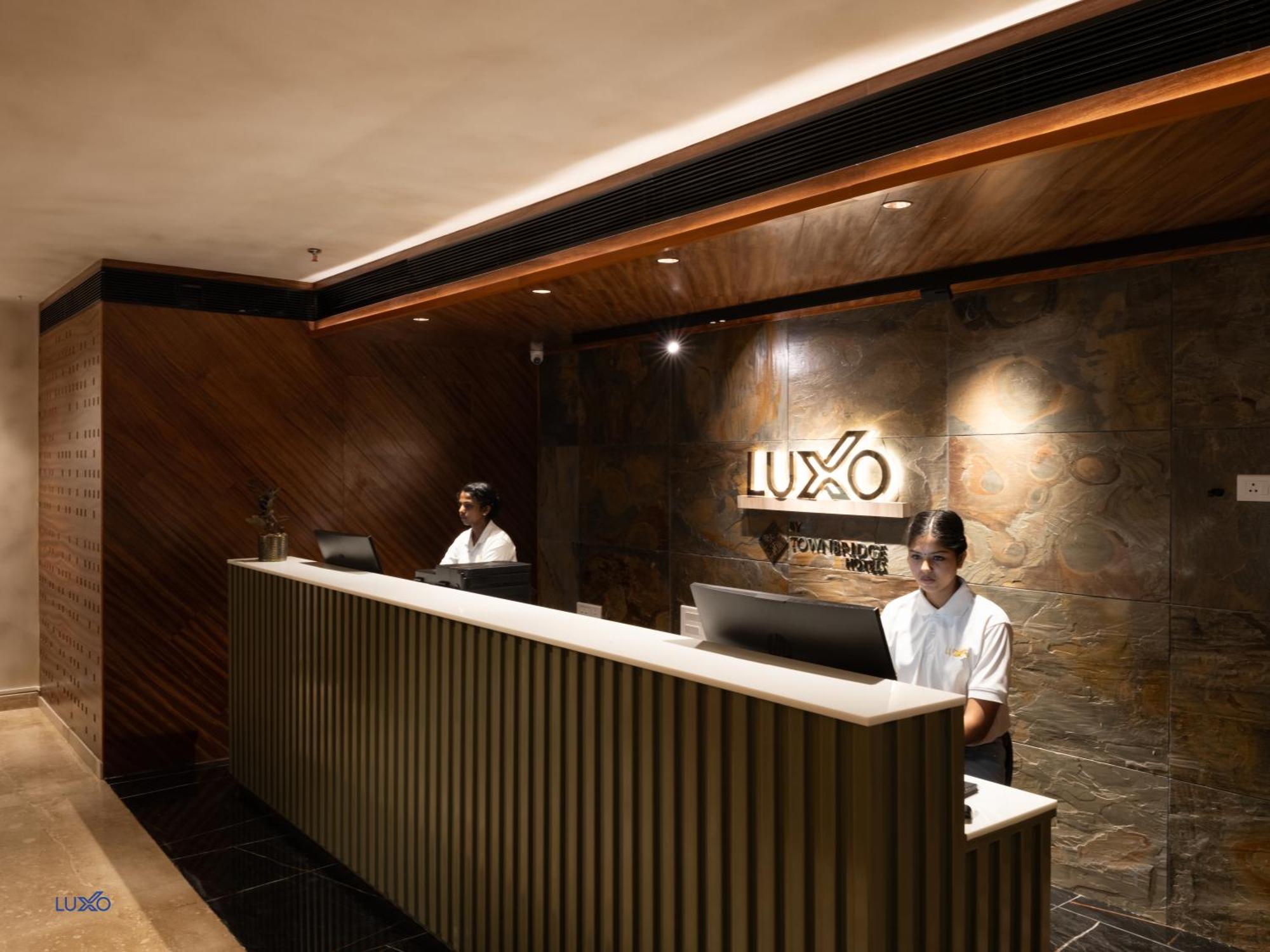 Luxo Kochi Hotel Екстериор снимка