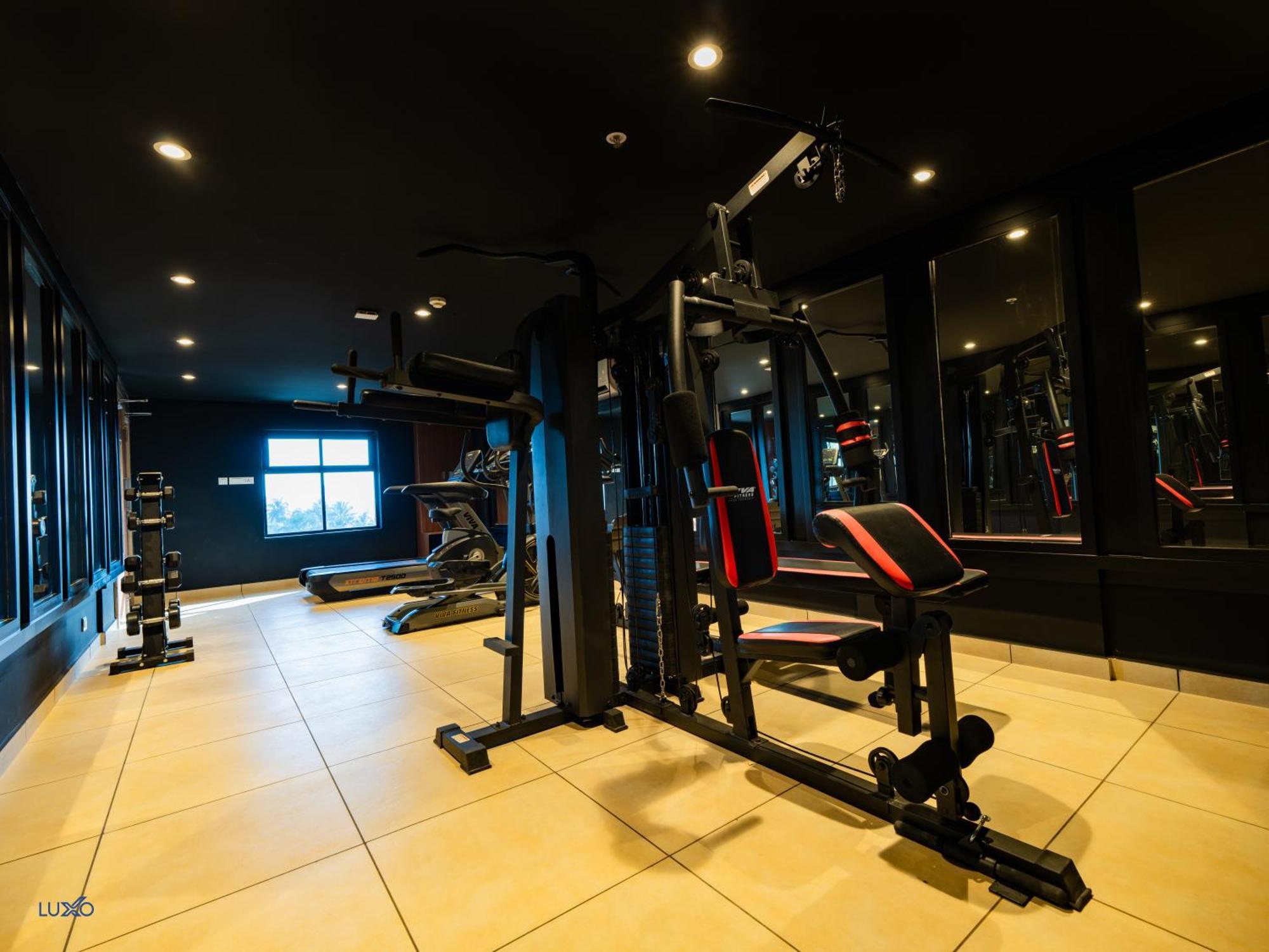 Luxo Kochi Hotel Екстериор снимка