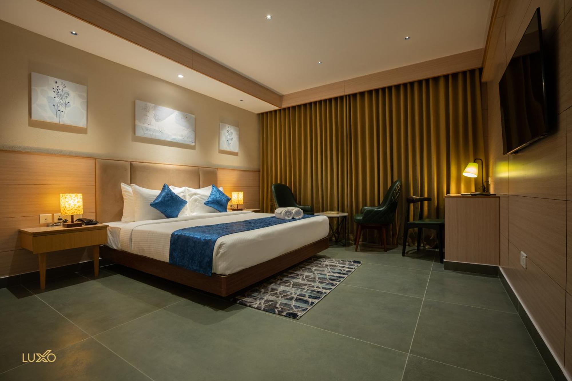Luxo Kochi Hotel Екстериор снимка