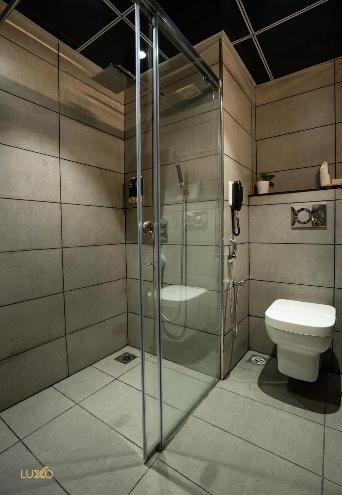 Luxo Kochi Hotel Екстериор снимка