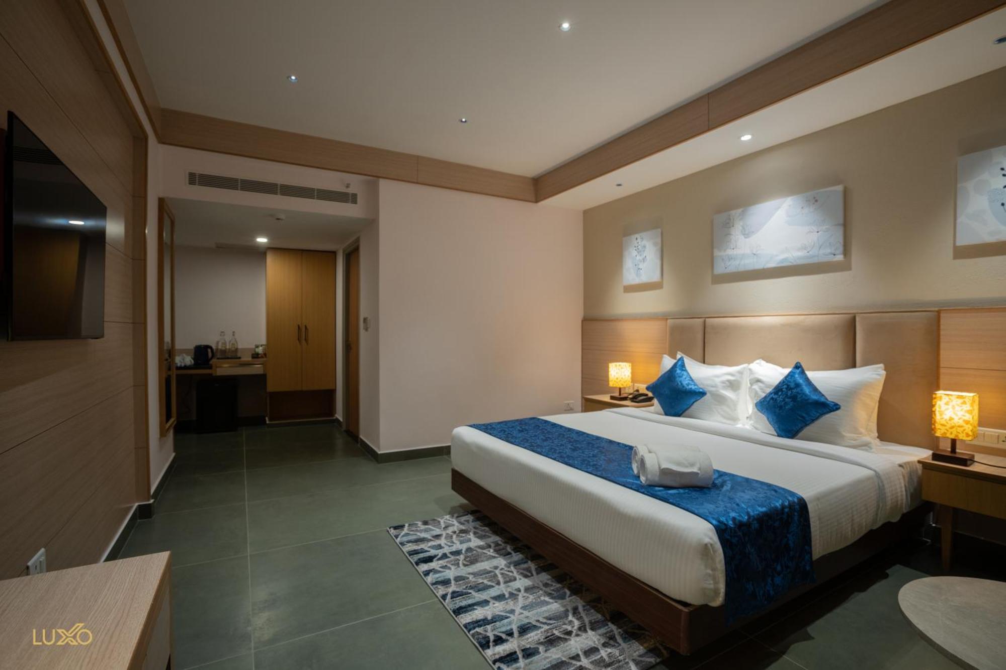 Luxo Kochi Hotel Екстериор снимка