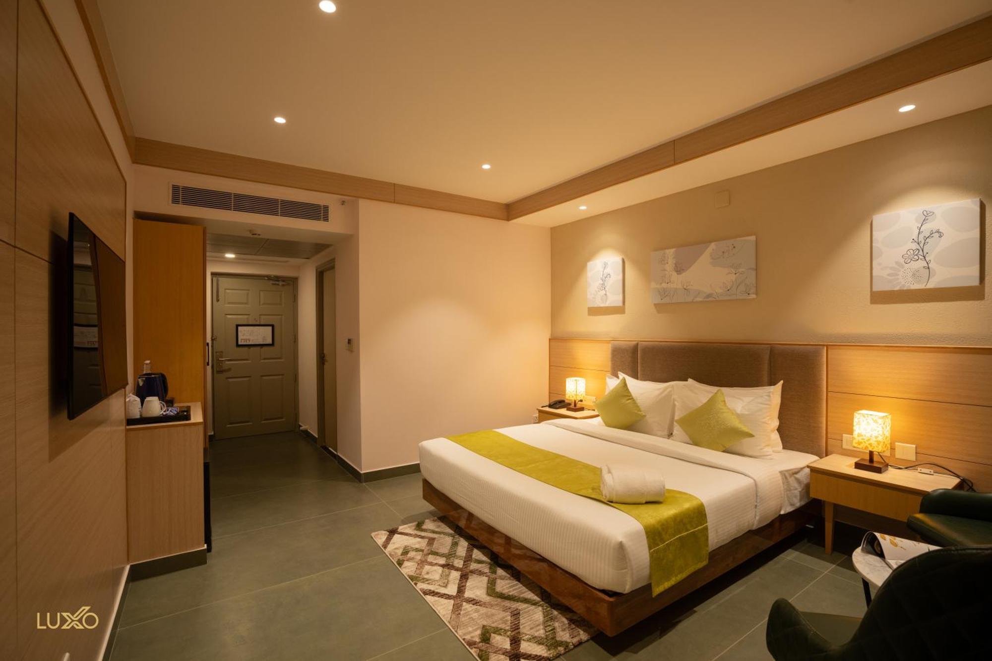 Luxo Kochi Hotel Екстериор снимка